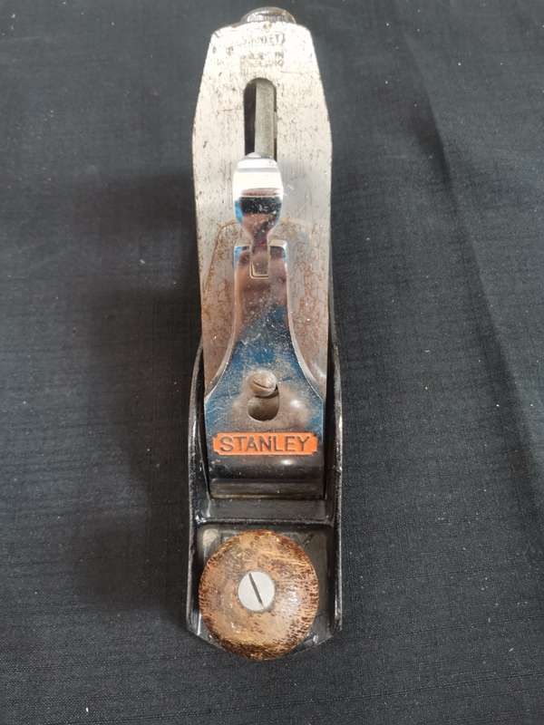 Vintage Stanley Bailey No.04 Woodworking Bench Plane made in England in Good Condition 24x6.5x13cm