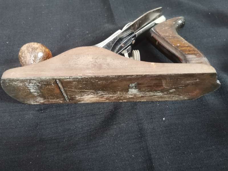 Vintage Stanley Bailey No.04 Woodworking Bench Plane made in England in Good Condition 24x6.5x13cm