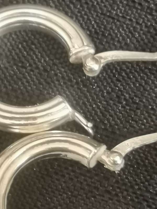 Stunning Siver 925 Hoop Earrings in Great Condition 3.7 grams