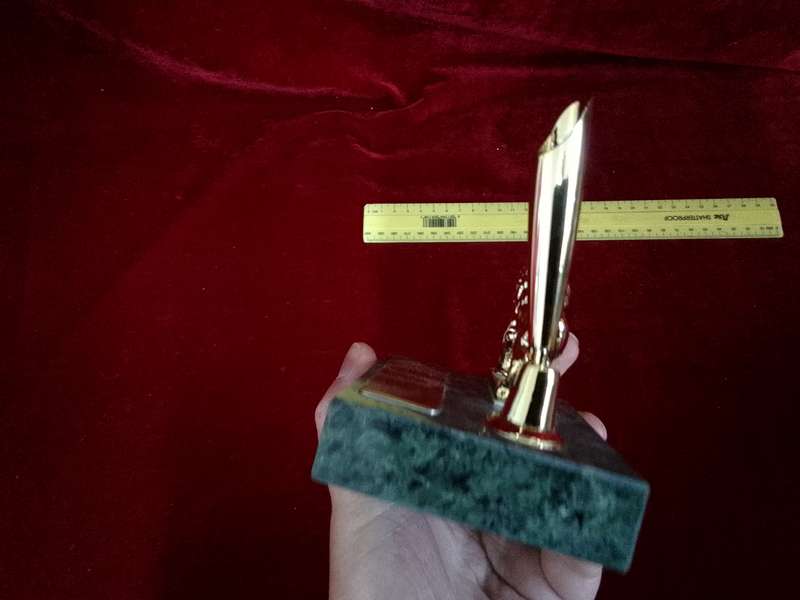 Stunning Vintage Gold Lion Pen Holder - Made in Taiwan - Good Condition