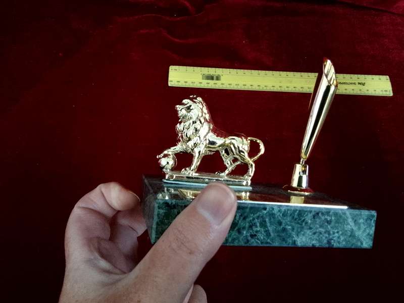 Stunning Vintage Gold Lion Pen Holder - Made in Taiwan - Good Condition