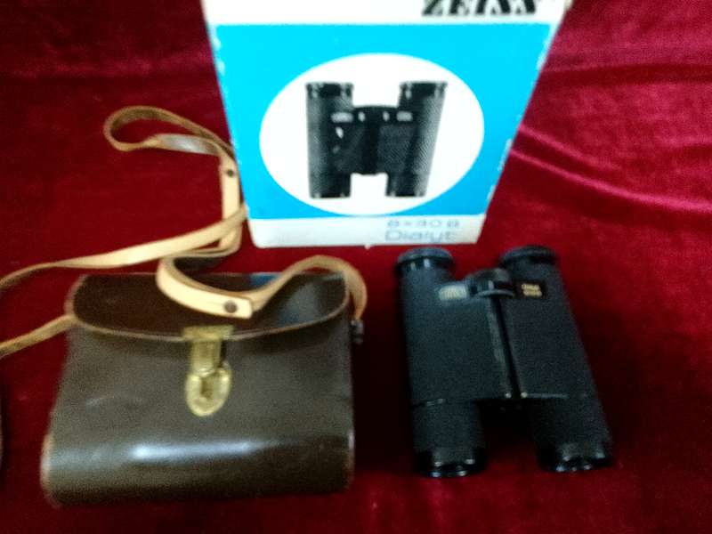 Beautiful Vintage Pair Of German Carl Zeiss 8x30B Dialyt Binoculars With Genuine Leather Case