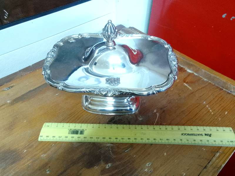 Stunning Antique Sliver Plated Sauce Tureen With Lid - Made In England - Good Condition
