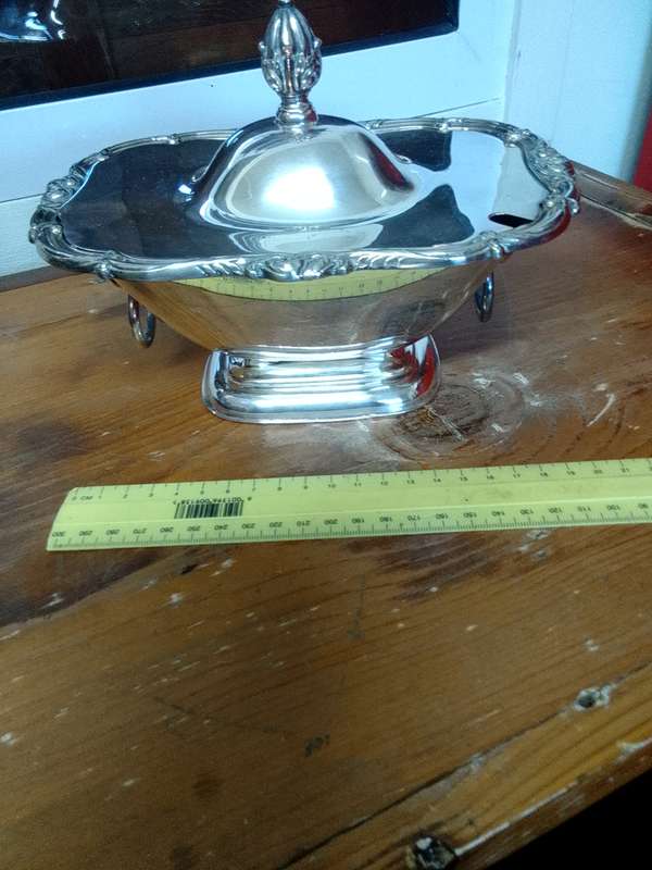 Stunning Antique Sliver Plated Sauce Tureen With Lid - Made In England - Good Condition
