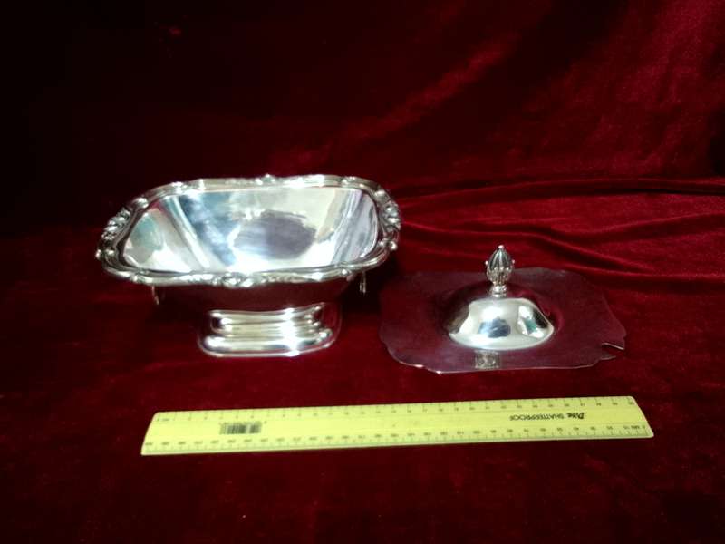 Stunning Antique Sliver Plated Sauce Tureen With Lid - Made In England - Good Condition