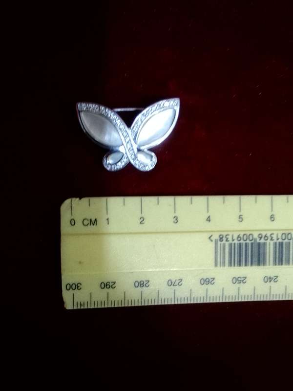 Beautiful 925 Sterling Silver Butterfly- Shaped Brooch With Small Clear Stones - 5.0 Gram
