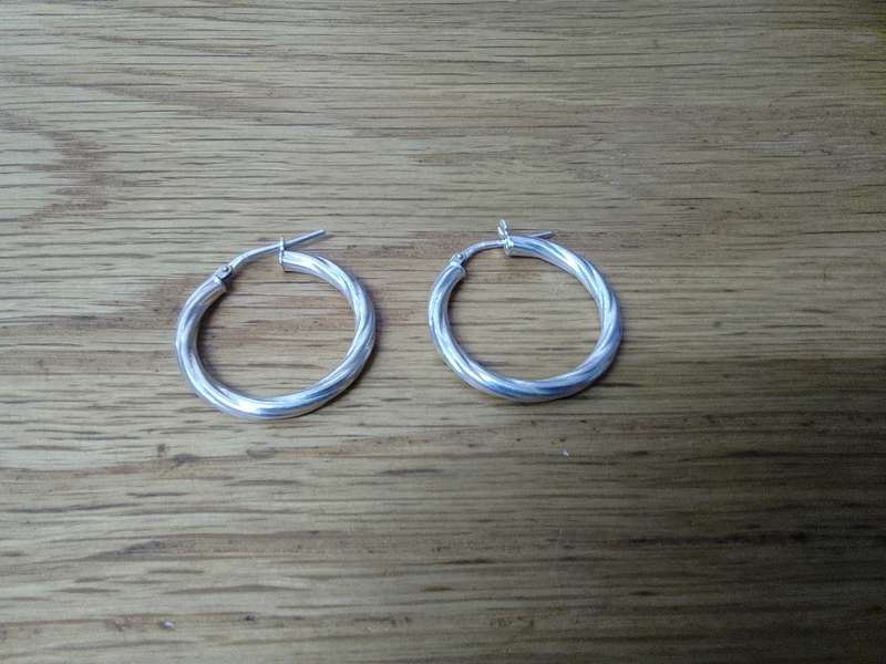 Stunning Sterling Silver Hoop Earrings - Marked 925 - 3.0 Grams -Good Condition