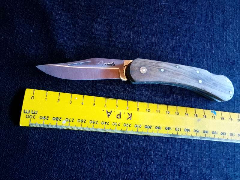 Stunning Laguiole ( 63) Pocket Knife with Wooden Handle in Excellent Condition L: 170 mm