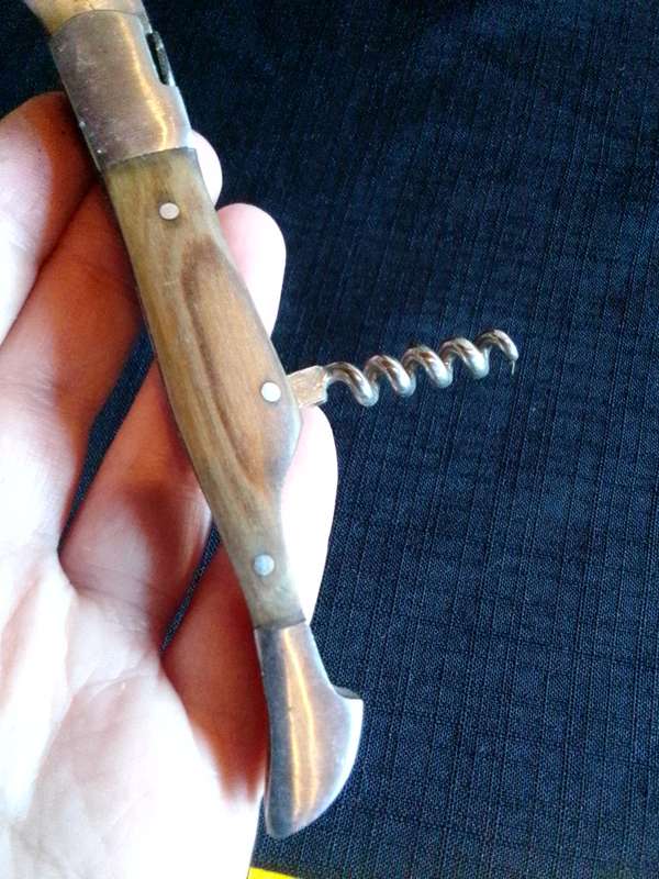 Stunning Laguiole Pocket Knife with Wooden Handle in Excellent Condition L:200m