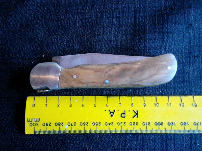 Beautiful Pocket Knife with Wooden Handle in Excellent Condition L: 195mm