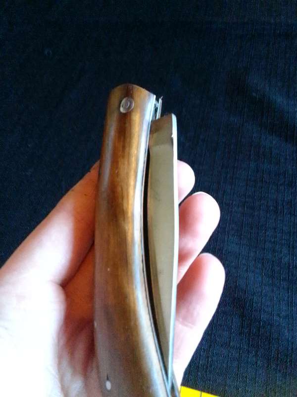 Beautiful Pocket Knife with Wooden Handle in Excellent Condition L: 190mm