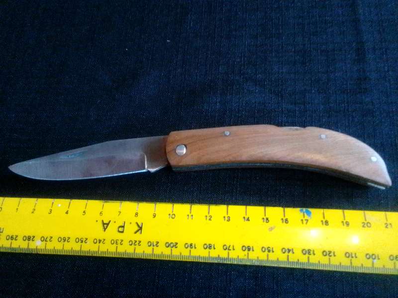 Beautiful Pocket Knife with Wooden Handle in Excellent Condition L:205mm