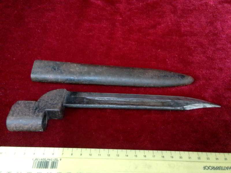 Vintage British No 9 Bayonet with Metal Scabbard