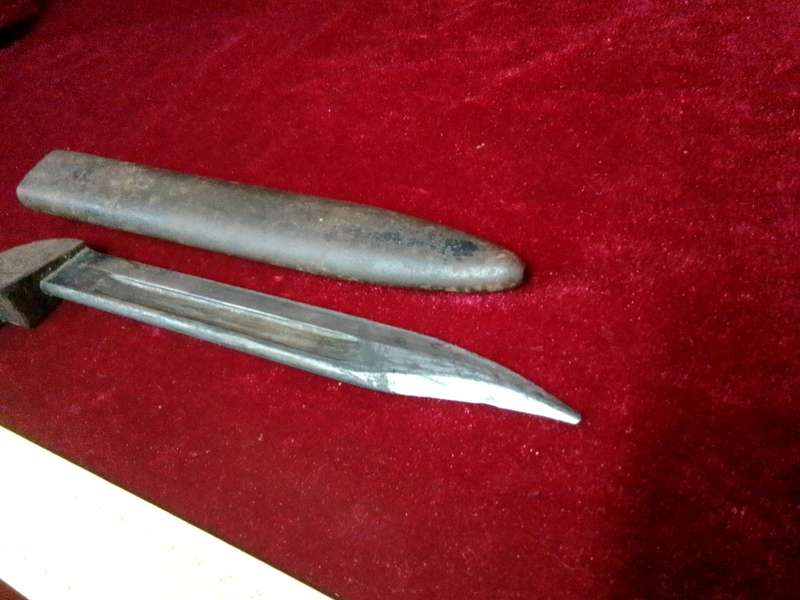 Vintage British No 9 Bayonet with Metal Scabbard
