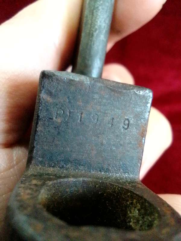 Vintage British No 9 Bayonet with Metal Scabbard