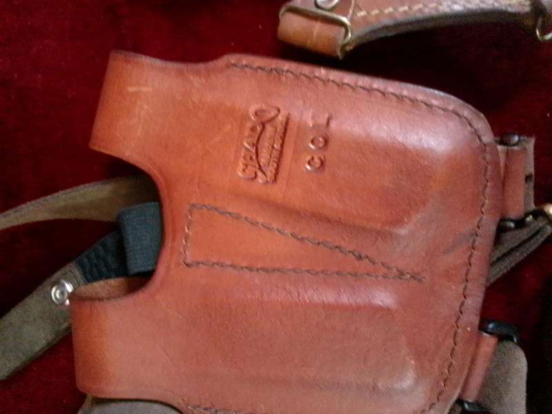Stunning Leather Shado SA Gun Holsters And Ammo Pouch And Other Leather Gun Holster