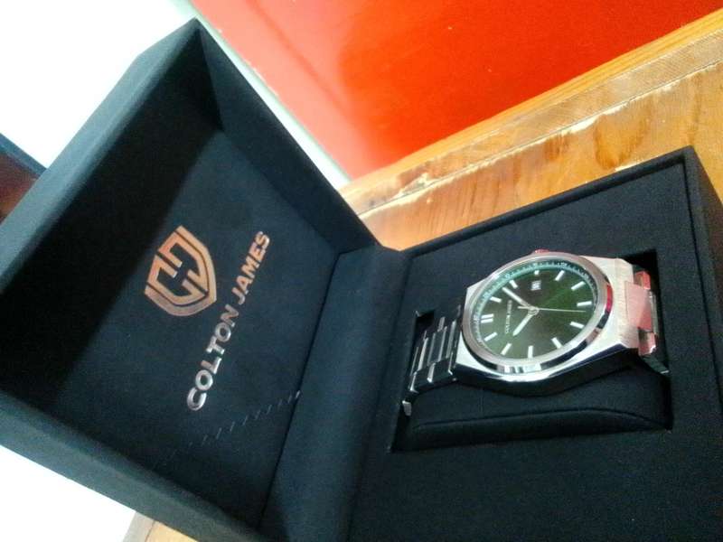 Stunning Colton James Premium Marverick Mens Wrist Watch - Quartz Version - Silver / Emerald Green