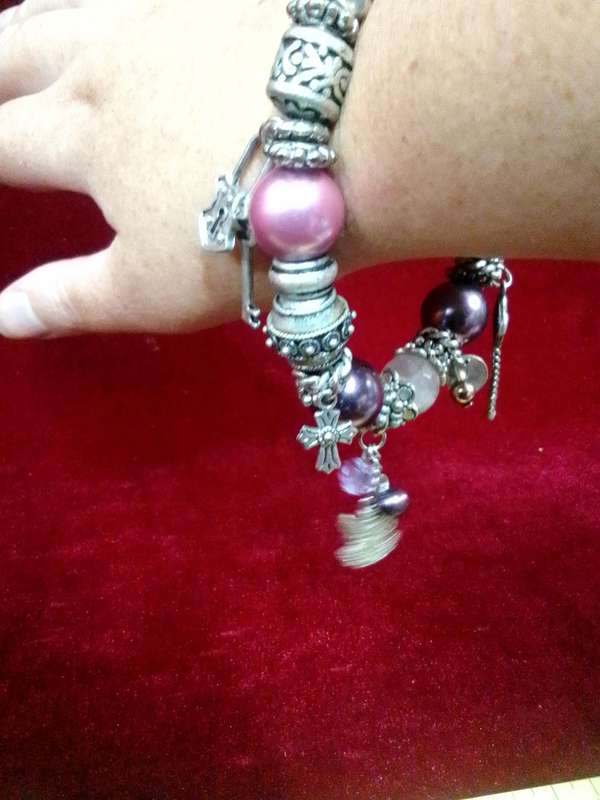 Beautiful Silver Tone Bracelet With Charms And Metal lined Beads Purple and Pink-Excellent Condition