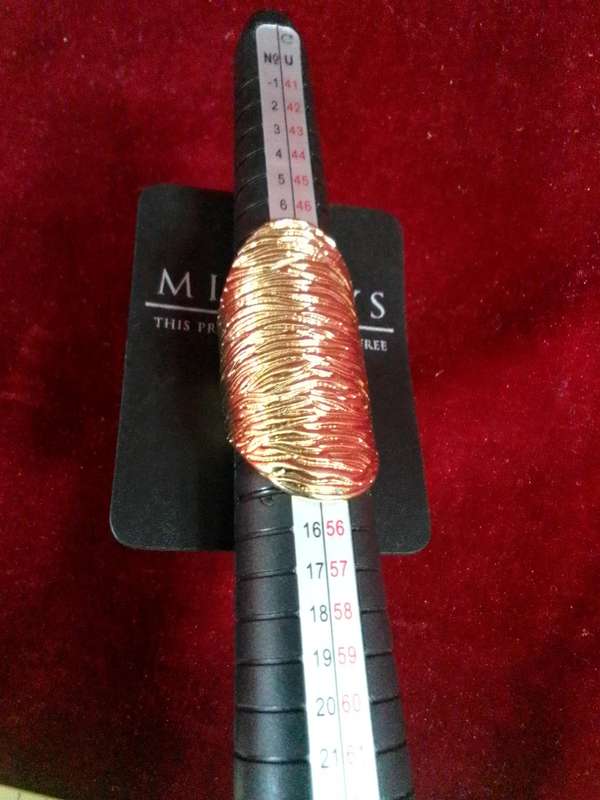 Stunning Ladies Gold Coloured Party Ring - Elongated And Shield Shaped - Excellent Condition