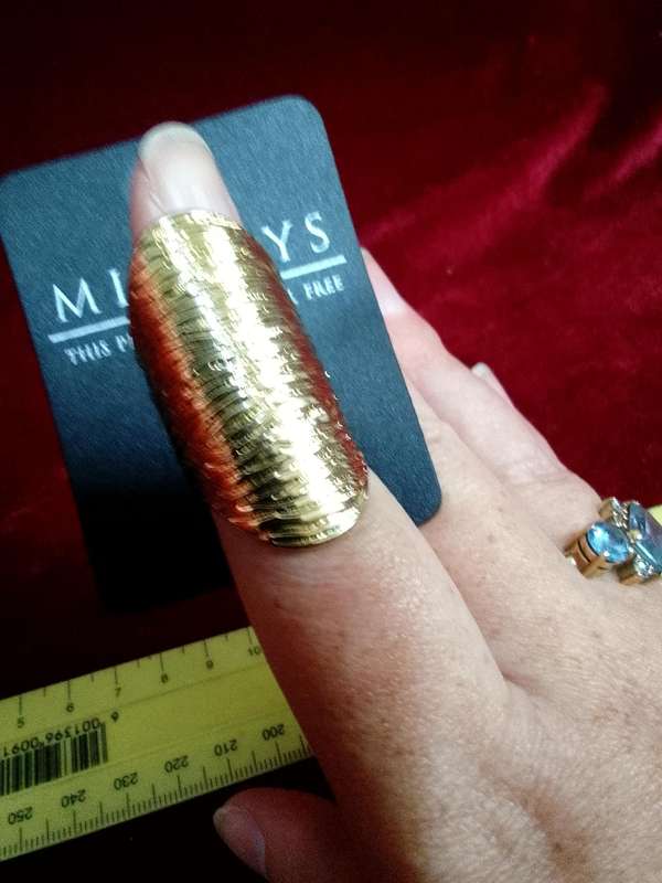 Stunning Ladies Gold Coloured Party Ring - Elongated And Shield Shaped - Excellent Condition