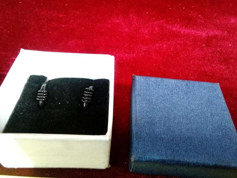 Beautiful Black Punk Goth Mens Hoop Ear Cuff Stainless Steel Earings - Excellent Condition