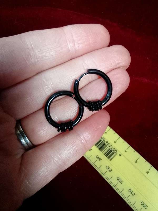 Beautiful Black Punk Goth Mens Hoop Ear Cuff Stainless Steel Earings - Excellent Condition