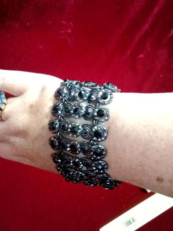 Stunning Womans Black Multi Layer Wide Strech Crystal Bracelet -  Excellent Condition