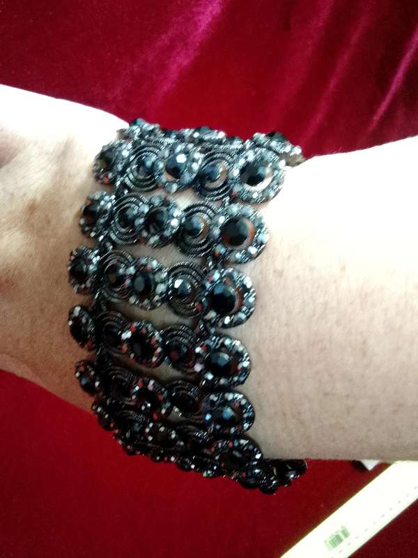 Stunning Womans Black Multi Layer Wide Strech Crystal Bracelet -  Excellent Condition
