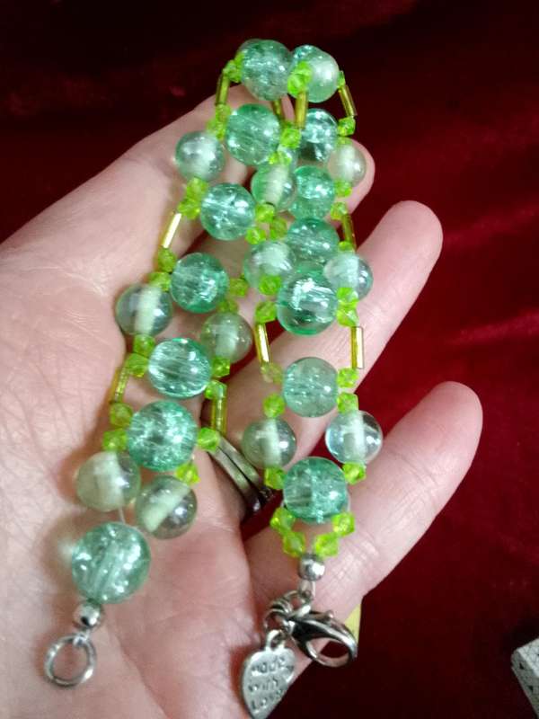 Stunning Lime Green Crystals Beaded Strech Bracelet - Excellent Condition