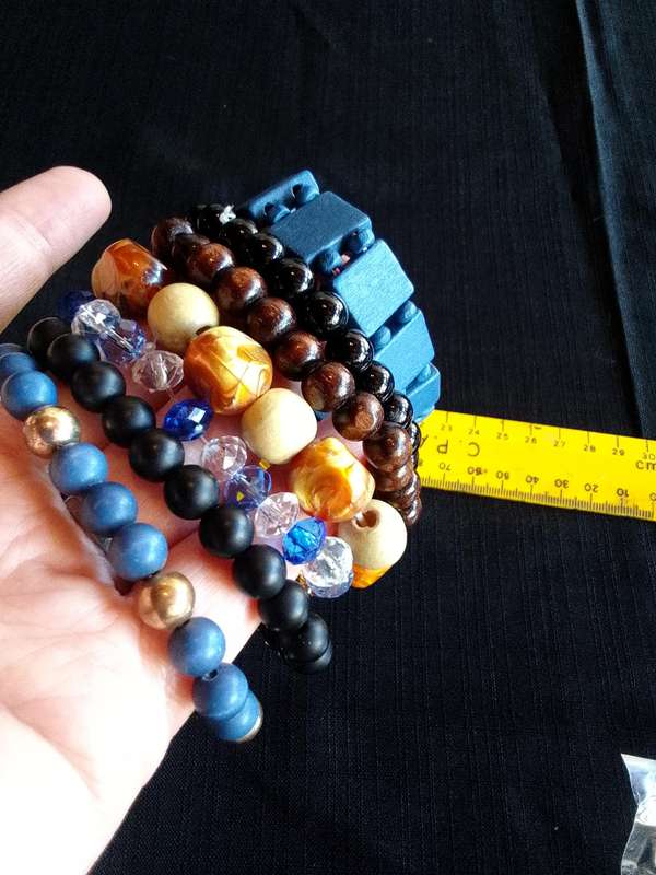 Collection Of Seven Stunning Woman's Different Styles Of Stretch Arm Bracelets- Excellent Condition