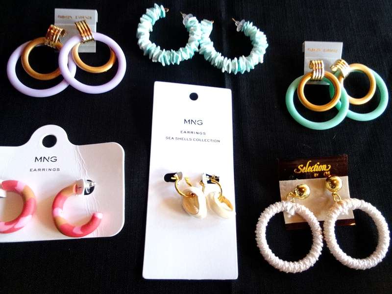 Collection Of Six Stunning Woman's Different Styles Of Earrings - Excellent Condition