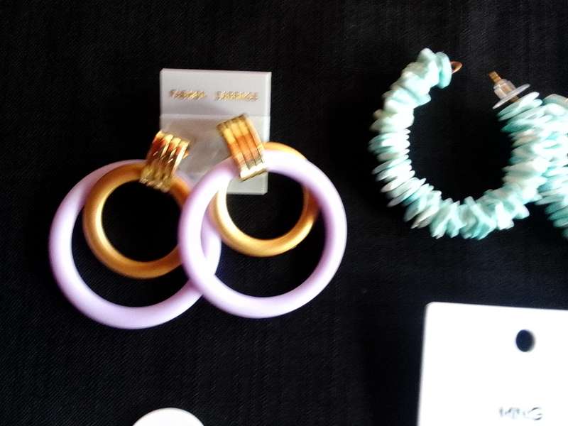 Collection Of Six Stunning Woman's Different Styles Of Earrings - Excellent Condition