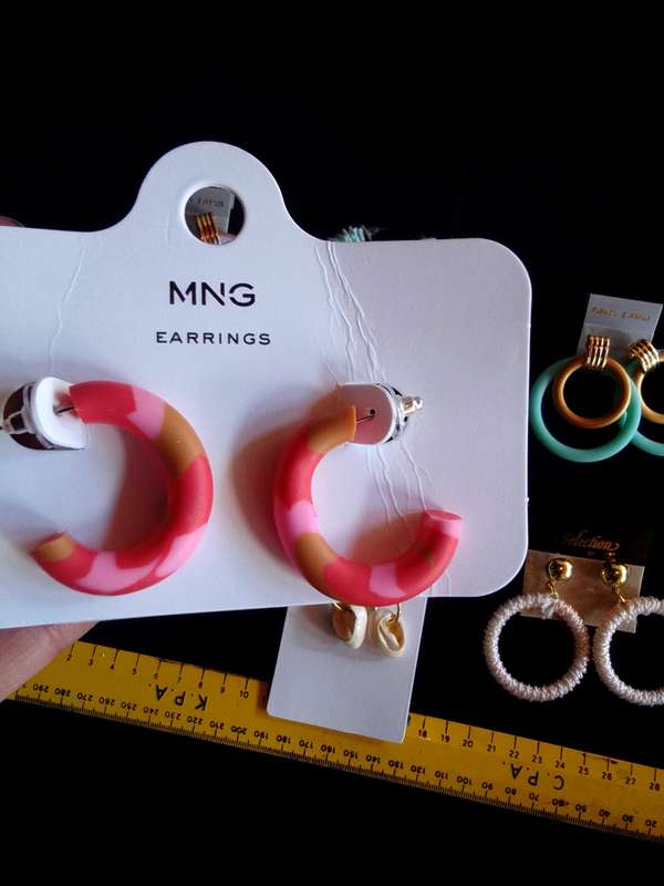 Collection Of Six Stunning Woman's Different Styles Of Earrings - Excellent Condition