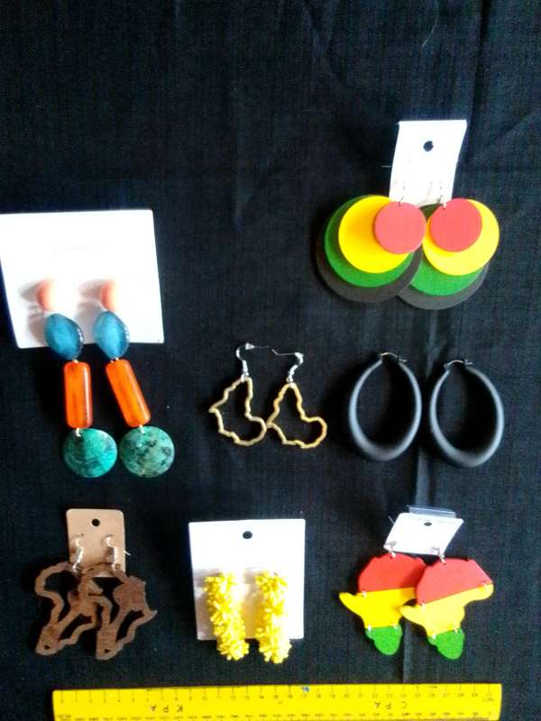 Collection Of Seven Beautiful Woman's Different Styles Of Earrings - Excellent Condition