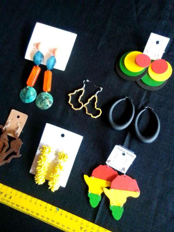 Collection Of Seven Beautiful Woman's Different Styles Of Earrings - Excellent Condition