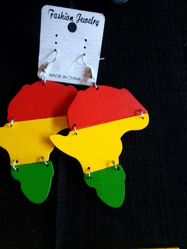 Collection Of Seven Beautiful Woman's Different Styles Of Earrings - Excellent Condition