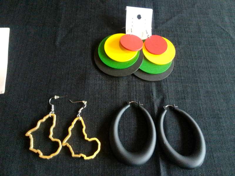 Collection Of Seven Beautiful Woman's Different Styles Of Earrings - Excellent Condition