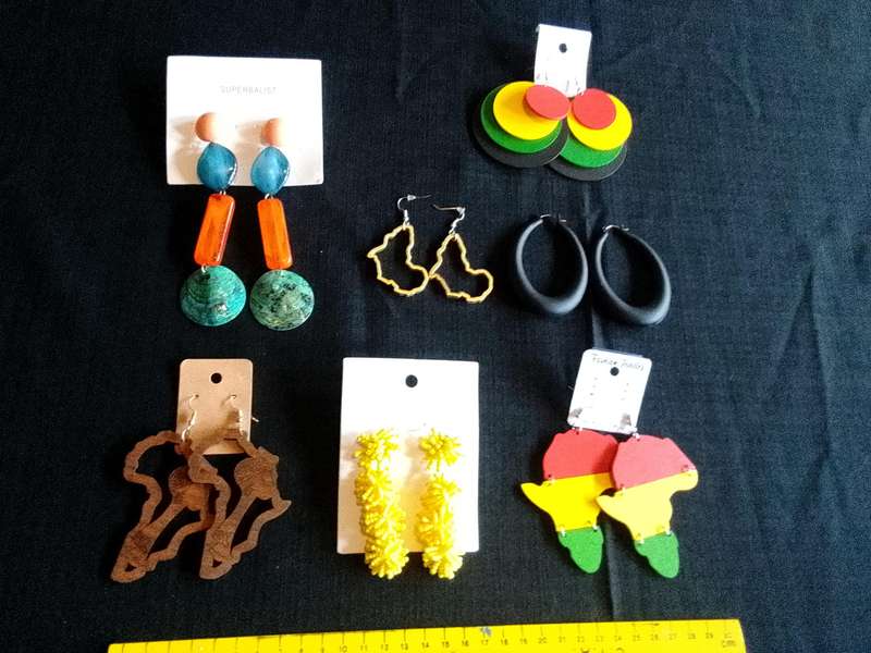 Collection Of Seven Beautiful Woman's Different Styles Of Earrings - Excellent Condition