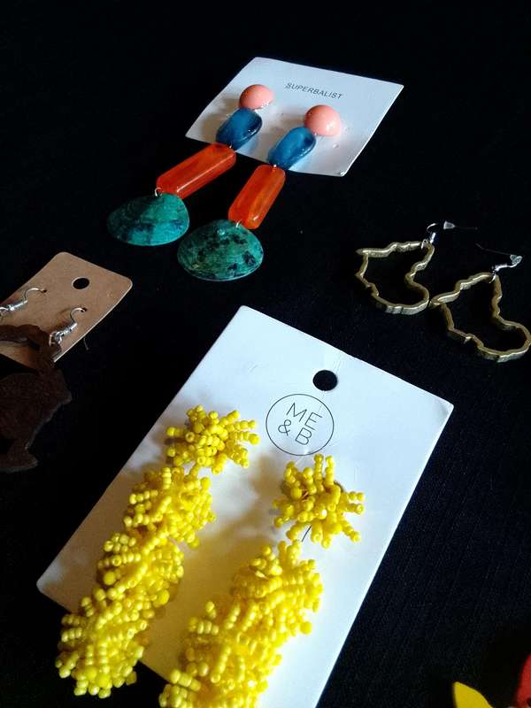 Collection Of Seven Beautiful Woman's Different Styles Of Earrings - Excellent Condition