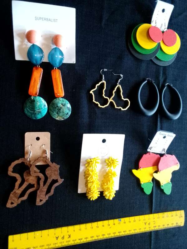 Collection Of Seven Beautiful Woman's Different Styles Of Earrings - Excellent Condition