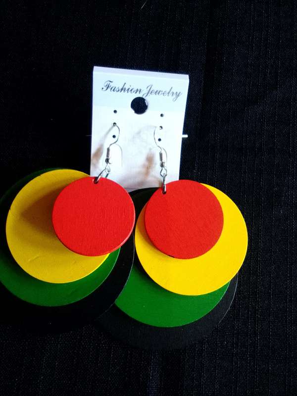Collection Of Seven Beautiful Woman's Different Styles Of Earrings - Excellent Condition