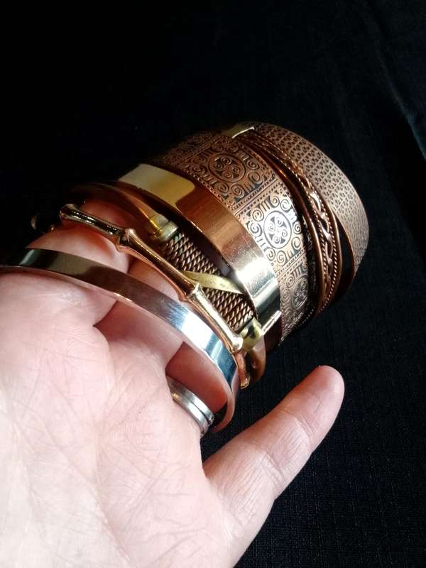 Beautiful Collection Of Seven Engraved Bangles - Excellent Condition