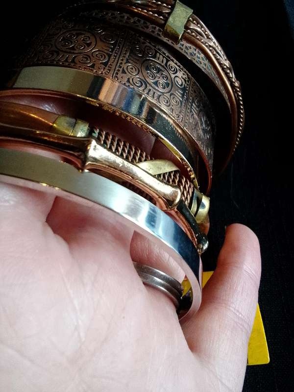 Beautiful Collection Of Seven Engraved Bangles - Excellent Condition