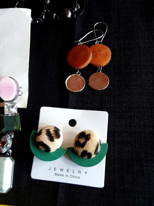Collection Of Eight Stunning Woman's Different Styles Of Earrings - Excellent Condition