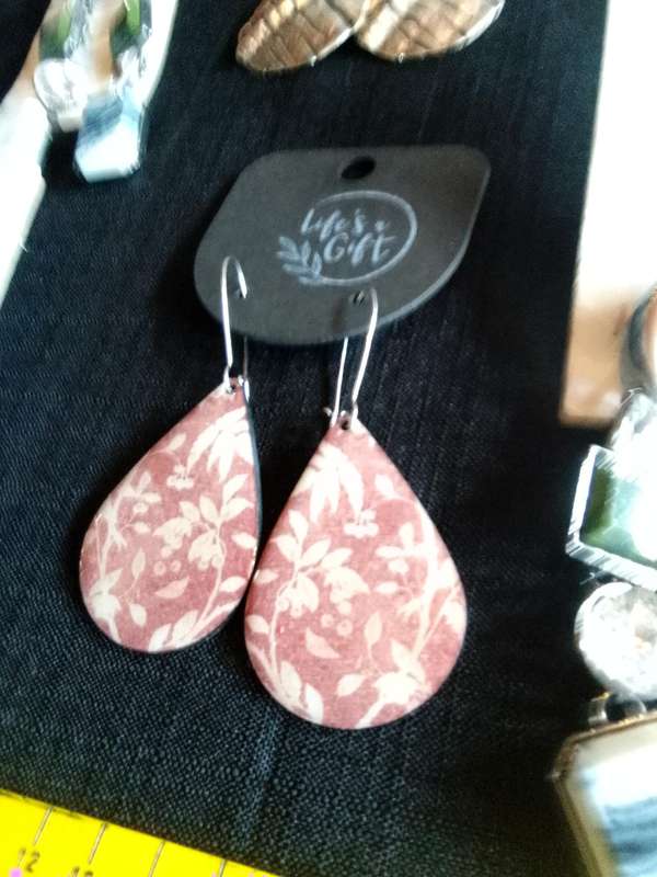 Collection Of Eight Stunning Woman's Different Styles Of Earrings - Excellent Condition