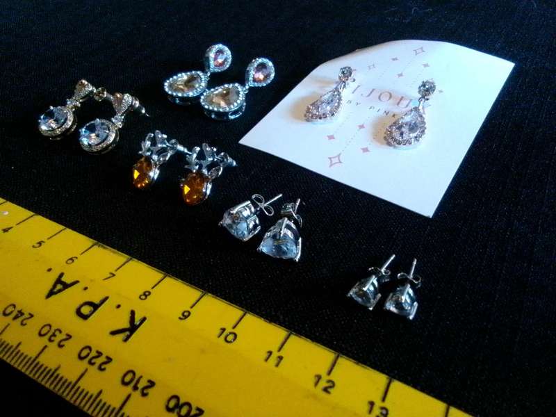 Collection Of Six Stunning Woman's Different Styles Of Earrings - Excellent Condition