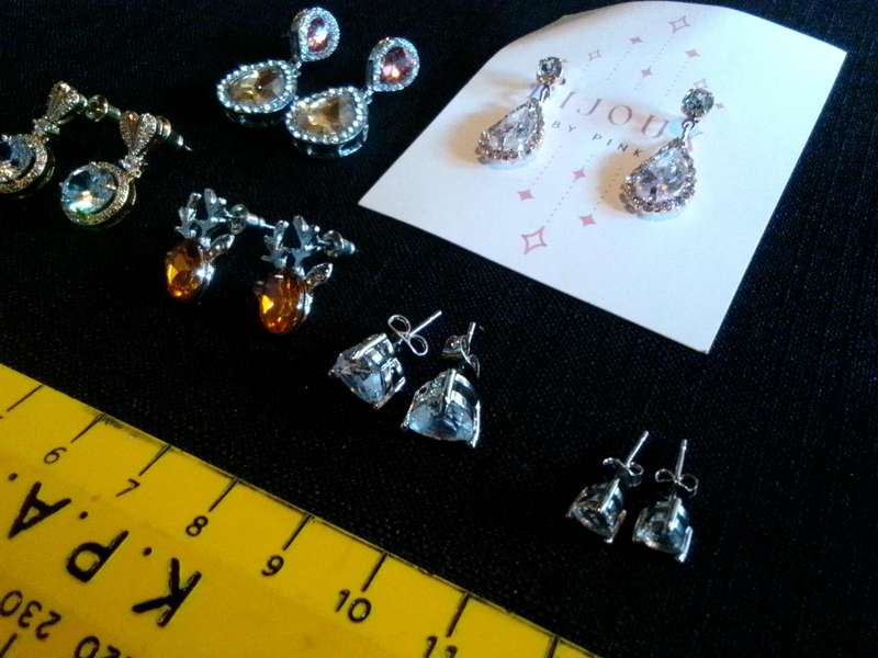 Collection Of Six Stunning Woman's Different Styles Of Earrings - Excellent Condition