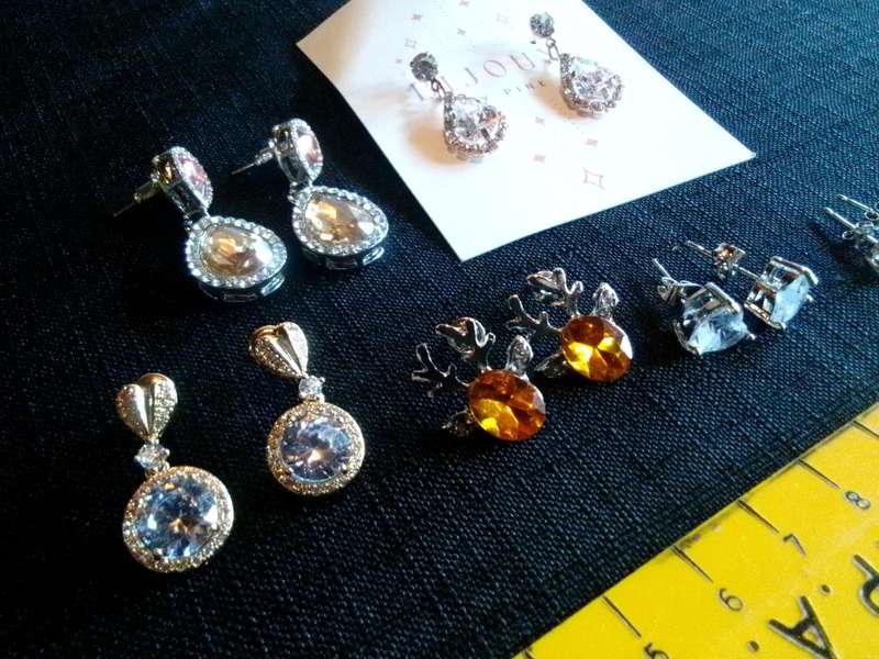 Collection Of Six Stunning Woman's Different Styles Of Earrings - Excellent Condition