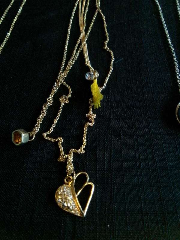 Collection Of Five Stunning Woman's Different Styles Of Necklaces- Excellent Condition