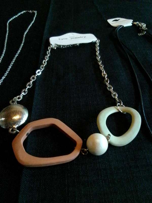 Collection Of Five Stunning Woman's Different Styles Of Necklaces- Excellent Condition